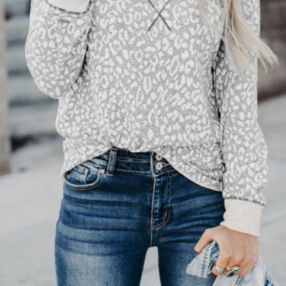 NWT Leopard Print Pullover - Picture 5 of 8